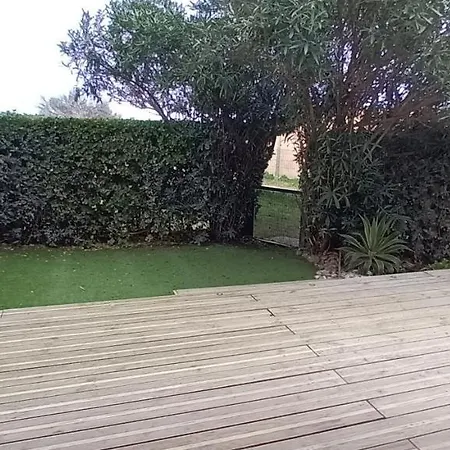 Capitelles : Appart Avec Jardin, Face A La - Piscine Dans * 생시프리앙