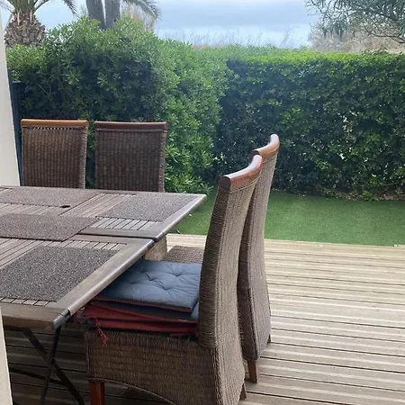 Capitelles : Appart Avec Jardin, Face A La - Piscine Dans 생시프리앙