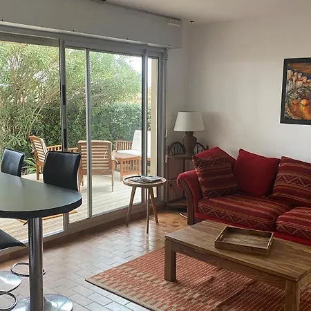 Capitelles : Appart Avec Jardin, Face A La - Piscine Dans 생시프리앙